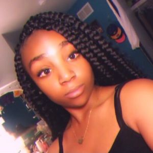 Meet your Posher, Makayla